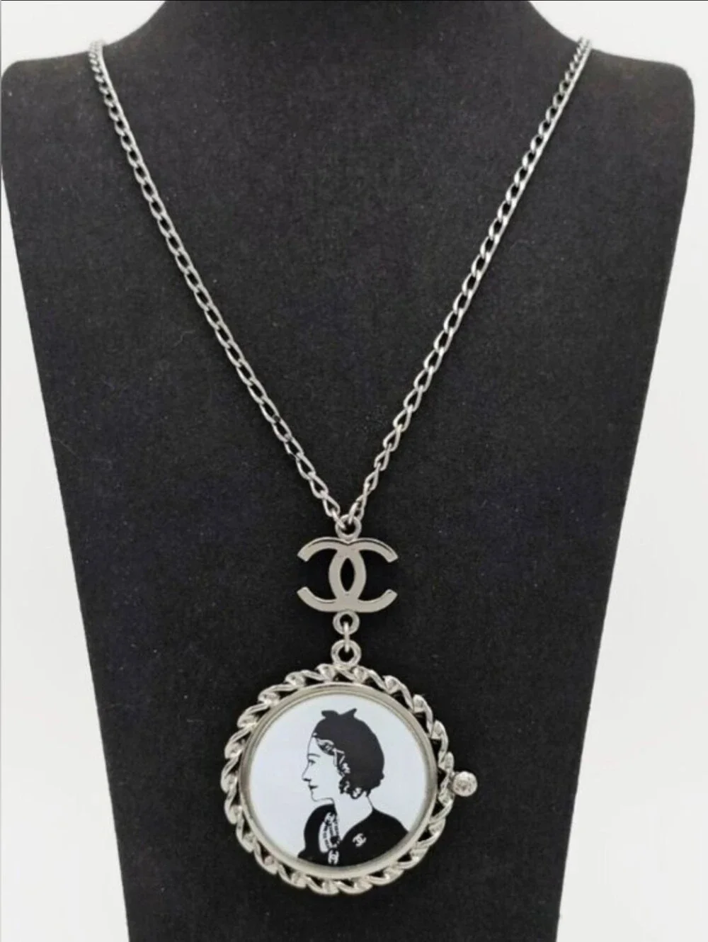 CHANEL Vintage 36